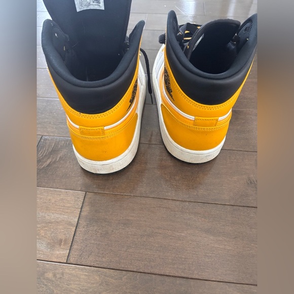 Yellow and Black High-Top Sneakers Nike Air Jordans - Picture 8 of 8